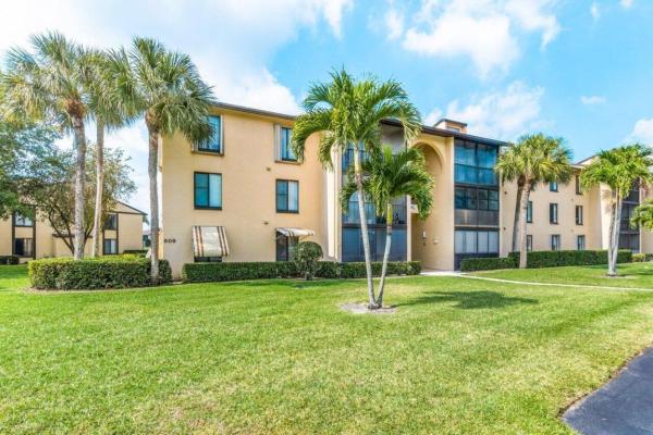 Pine Ridge North 4, 806 Sky Pine Way #B2, Greenacres, Florida 33415, image 2
