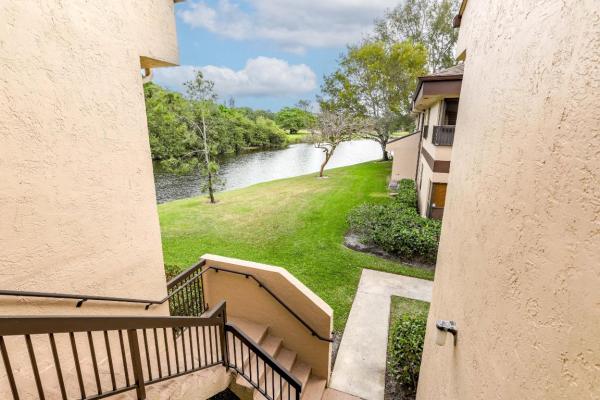 Applewood Village 1, 2674 Carambola Cir N #1758, Coconut Creek, Florida 33066, image 1