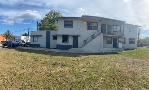 Royal Palm, 108 NW 7th St, Belle Glade, Florida 33430, image 1