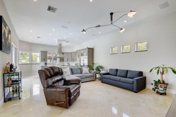 Bear Lakes Estates North, 2720 Tecumseh Dr, West Palm Beach, Florida 33409, image 1