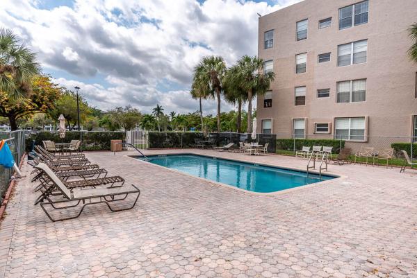 Tangerine Of Pine Island Ridge, 9470 Tangerine Pl #411, Davie, Florida 33324, image 1