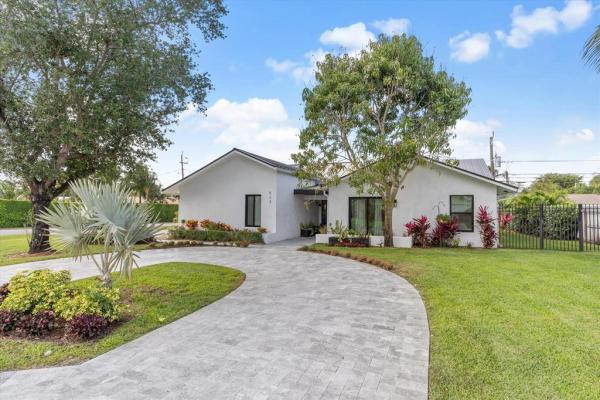 Lake Ida Manor, 523 Enfield Rd, Delray Beach, Florida 33444, image 1