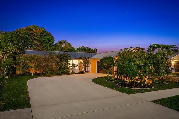 Chapel Court, 154 Chapel Ln, Tequesta, Florida 33469, image 1