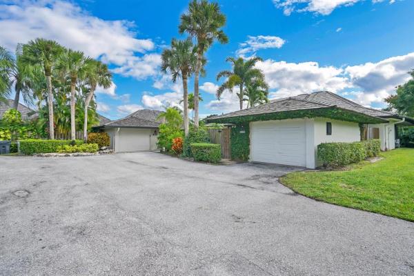 Pebblewood, 11860 Pebblewood Dr, Wellington, Florida 33414, image 1
