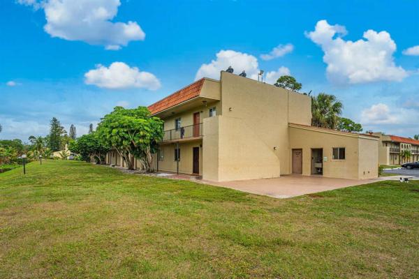 Forest Hill Gardens East, 6106 Forest Hill Blvd #205, West Palm Beach, Florida 33415, image 1