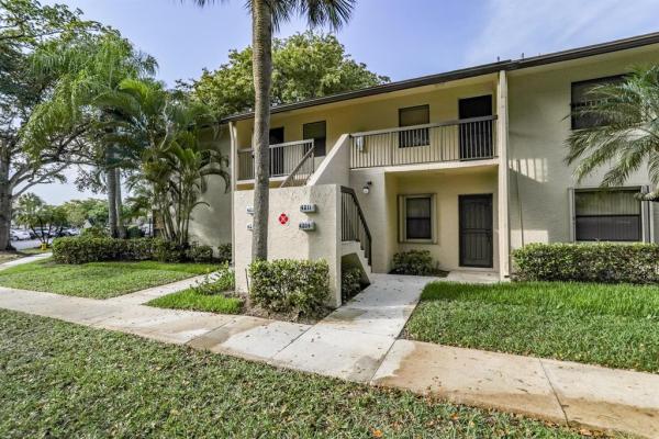 Karanda Village 2, 4209 Carambola Cir, Coconut Creek, Florida 33066, image 1