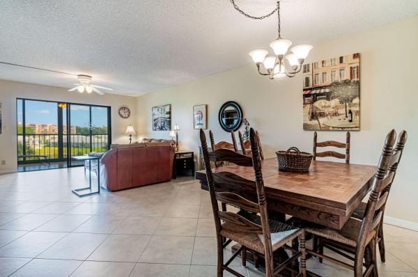 Huntington Lakes 2, 7076 Huntington Ln #401, Delray Beach, Florida 33446, image 2