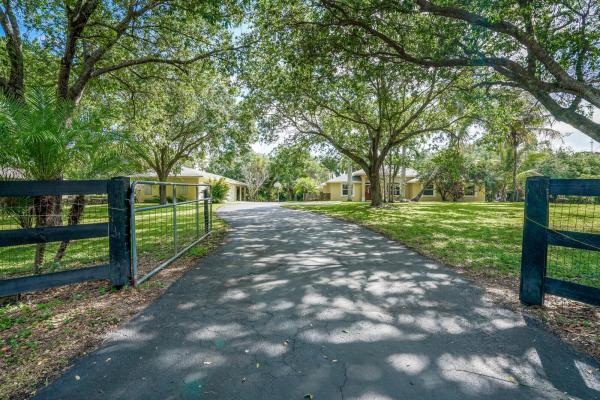 Seminole Ranches, 5716 Michlar Dr, Lake Worth, Florida 33449, image 2