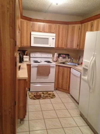 Pine Ridge North 3, 702 Sunny Pine Way #D1, Greenacres, Florida 33415, image 2