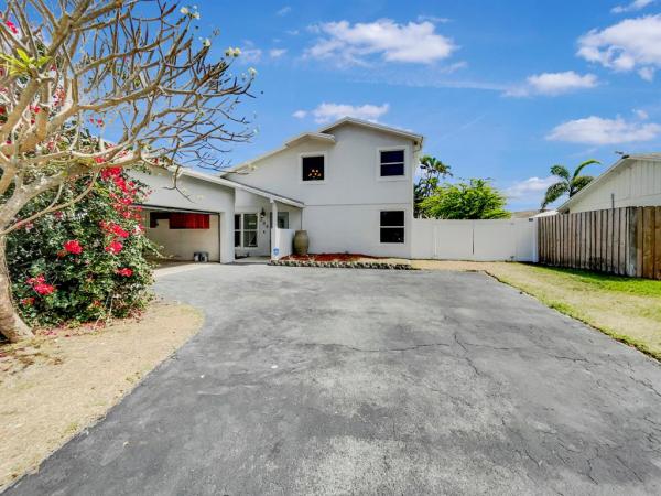 Gates Of Hillsboro, 284 NW 40th Ter, Deerfield Beach, Florida 33442, image 1