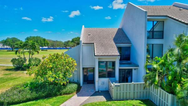 Bridgewood Townhouses At Boca West Country Club, 2301 Bridgewood Dr, Boca Raton, Florida 33434, image 1