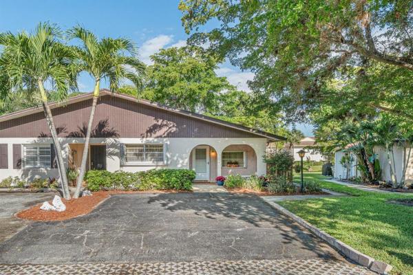 Cedar Point, 5187 Rose Hill Dr, Boynton Beach, Florida 33437, image 1