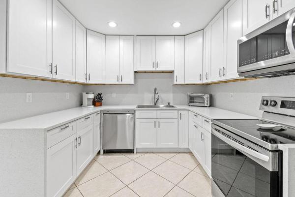 Haverhill Gardens, 846 Rutherford Ln, Haverhill, Florida 33415, image 1