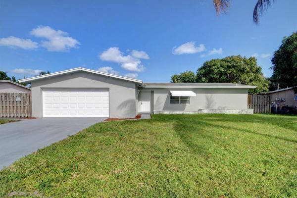 Boynton Ridge, 2110 NE 1st St, Boynton Beach, Florida 33435, image 1