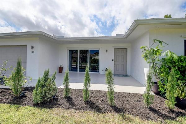 University Park Country Club Estates, 124 Orchard Ridge Ln, Boca Raton, Florida 33431, image 1