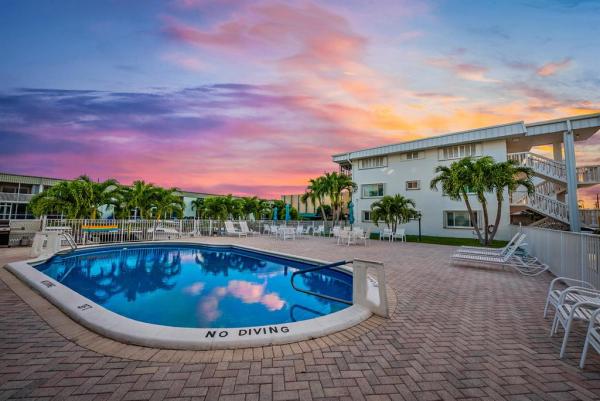 Lake Colony, 130 Doolen Ct #201, North Palm Beach, Florida 33408, image 1