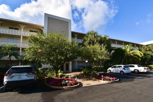 Lucaya Village, 2102 Lucaya Bnd #H4, Coconut Creek, Florida 33066, image 1
