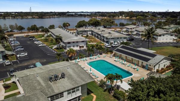 Lakeside Point Gardens, 2180 Lake Osborne Dr #8, Lake Worth Beach, Florida 33461, image 2