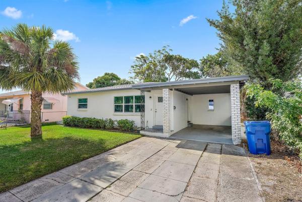 White Caps, 141 W 35th St, Riviera Beach, Florida 33404, image 1