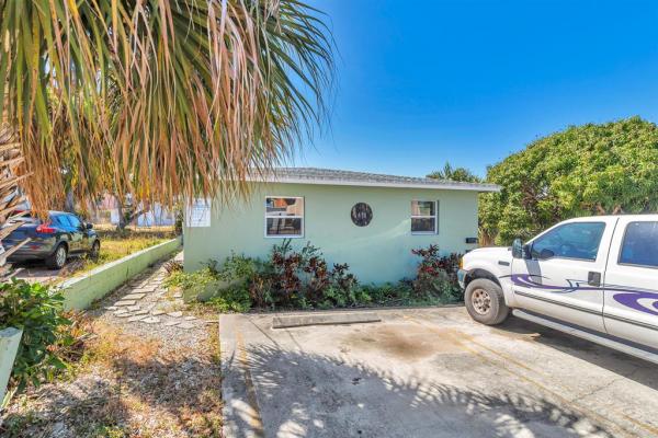 Freshwater, 812 10th St, West Palm Beach, Florida 33401, image 1