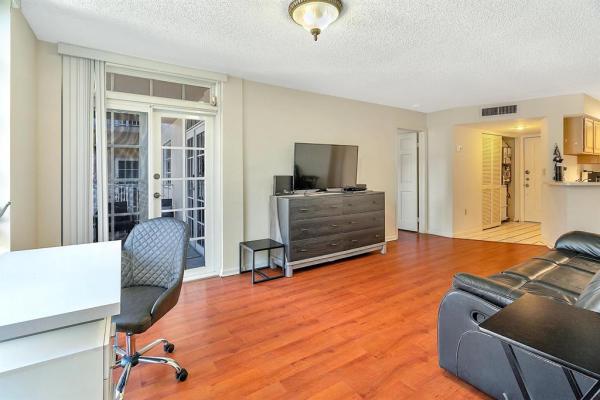University Inn, 1280 S Alhambra Cir #2312, Coral Gables, Florida 33146, image 1