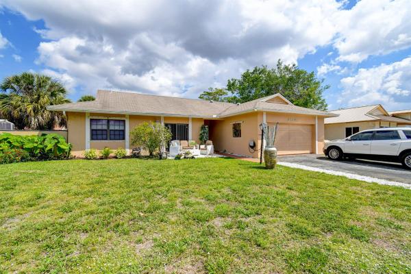 West Boca Estates, 20570 Carousel Cir W, Boca Raton, Florida 33434, image 1