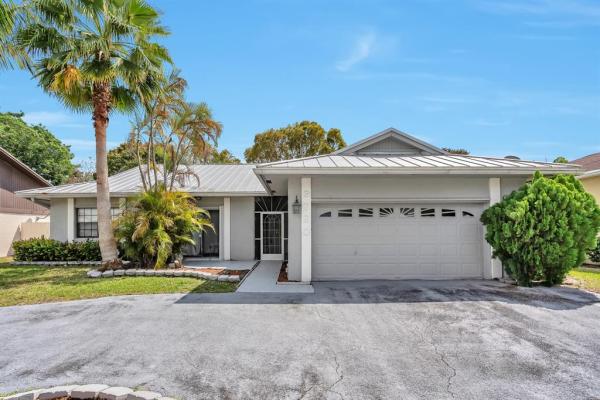 West Boca Estates, 9720 Carousel Cir, Boca Raton, Florida 33434, image 1