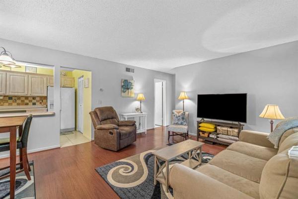 Pine Ridge South 2, 209 Pine Hov Cir #D-2, Greenacres, Florida 33463, image 1