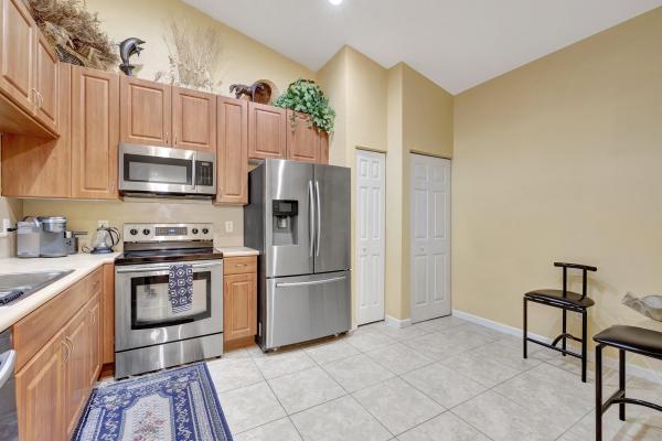 Fairway Villas At Lucerne Lakes, 4720 Lucerne Lakes Blvd E #811, Lake Worth, Florida 33467, image 1