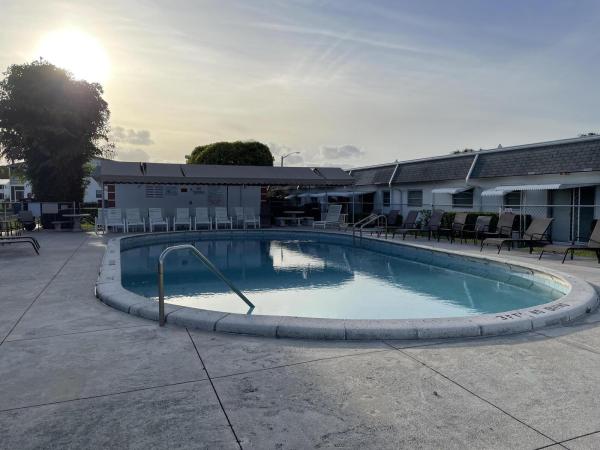 Plymouth At Century Village, 32 Plymouth D, West Palm Beach, Florida 33417, image 3