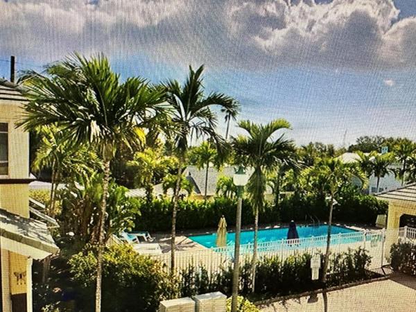 Parrot Cove, 518 N Federal Hwy #8, Lake Worth Beach, Florida 33460, image 1