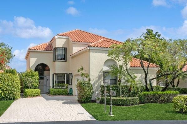 La Cristal At Crystal Pointe, 2620 La Cristal Cir, Palm Beach Gardens, Florida 33410, image 2