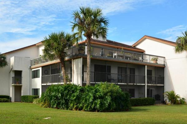 Lakeshore Village Of Meadowood, 3450 Twin Lakes Ter #104, Fort Pierce, Florida 34951, image 1