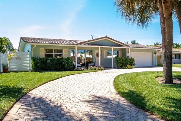 Lighthouse Manor, 3841 NE 23rd Ave, Lighthouse Point, Florida 33064, image 1