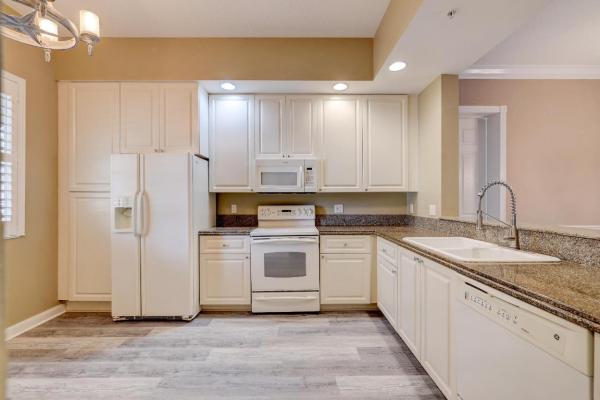 Harbour Isle West, 11 Harbour Isle Dr #102, Fort Pierce, Florida 34949, image 1