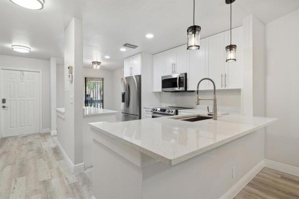 Lakeside Of Banyan Springs, 10113 Mangrove Dr #205, Boynton Beach, Florida 33437, image 1