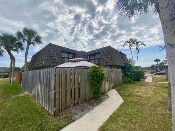 Lake Colony, 4019 Palm Bay Cir #B, West Palm Beach, Florida 33406, image 1