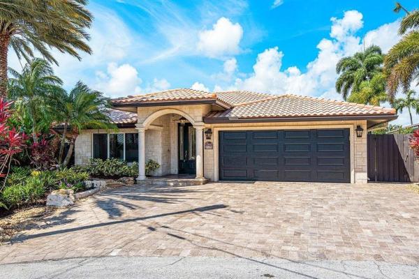 Edgewater Estates, 2125 NE 15th Ter, Wilton Manors, Florida 33305, image 1