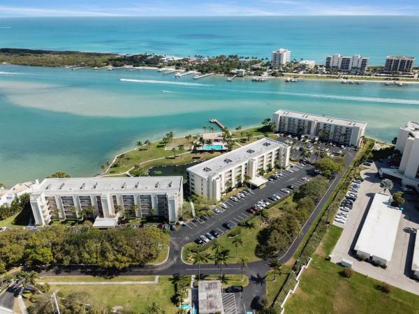 Broadview, 200 Intracoastal Pl #202, Tequesta, Florida 33469, image 1