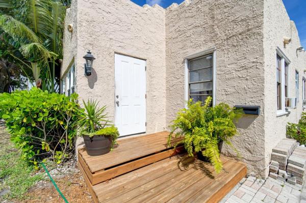 The Gardens, 731 W Lakewood Rd, West Palm Beach, Florida 33405, image 1