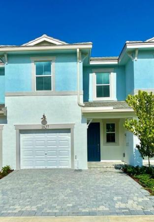 Sandpiper Pointe, 1827 Sandpiper Pointe Pl, Deerfield Beach, Florida 33442, image 1