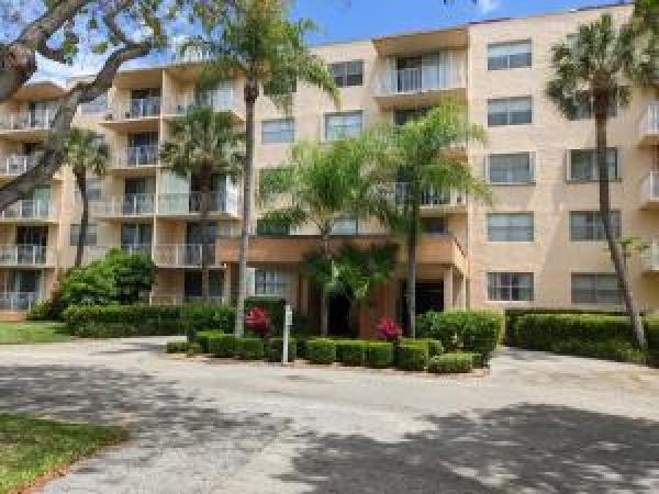 Breakwaters Of The Palm Beaches, 470 Executive Center Dr #2c, West Palm Beach, Florida 33401, image 1