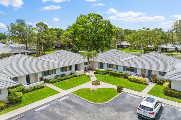 Club Cottages, 714 Club Dr, Palm Beach Gardens, Florida 33418, image 2