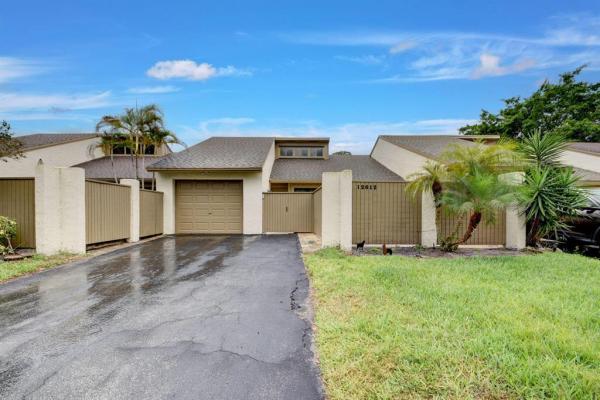 Hidden Pines Of Wellington, 12612 Shady Pines Ct, Wellington, Florida 33414, image 1