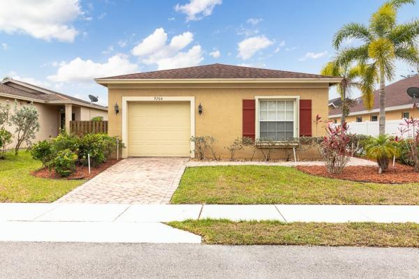 Morningside Palm Breezes Club, 9704 Windrift Cir, Fort Pierce, Florida 34945, image 1