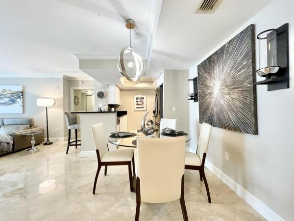 Palmetto Place, 99 SE Mizner Blvd #633, Boca Raton, Florida 33432, image 1