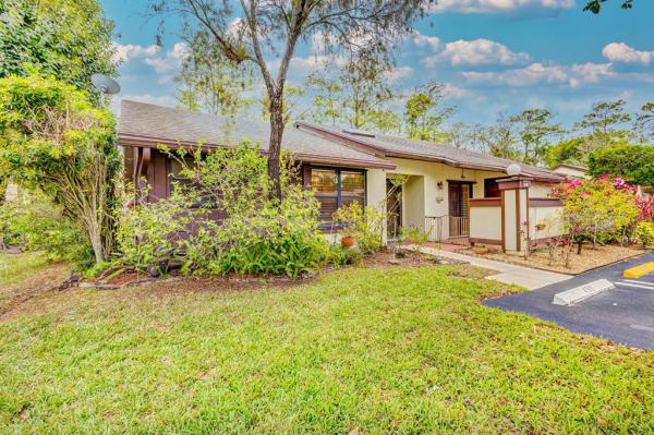 Strathmore Gate West, 430 Midsummer Ct, Royal Palm Beach, Florida 33411, image 1