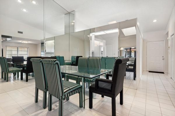 Huntington Pointe, 6049 Kings Gate Cir, Delray Beach, Florida 33484, image 2