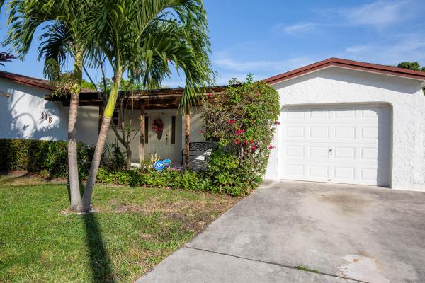 Palm Beach Lakes South, 218 S Sequoia Dr, West Palm Beach, Florida 33409, image 1
