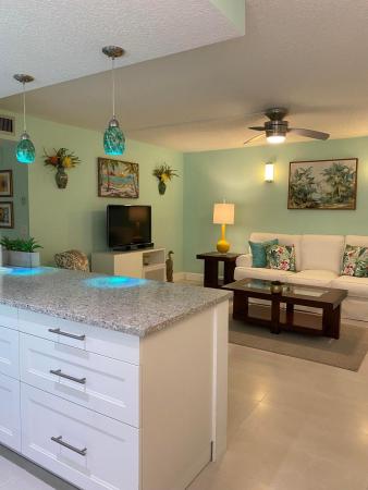 Burgundy At Kings Point, 301 Burgundy G, Delray Beach, Florida 33484, image 2